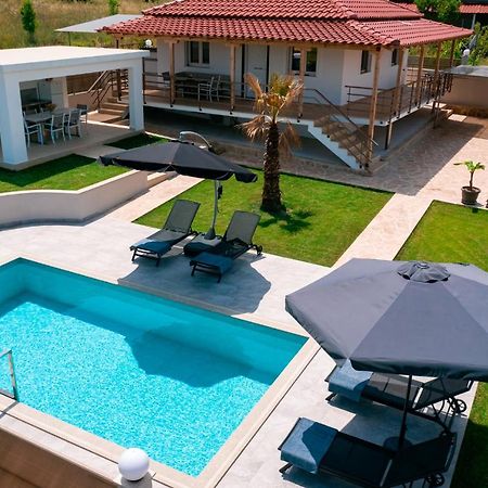 Vergia Villa Liana , Private Villa With Pool And Garden מראה חיצוני תמונה