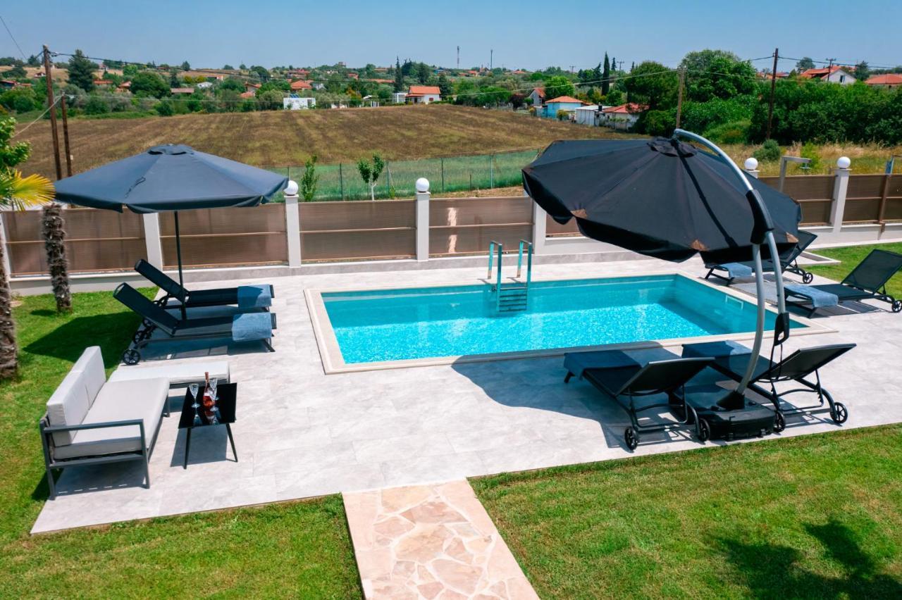 Vergia Villa Liana , Private Villa With Pool And Garden מראה חיצוני תמונה
