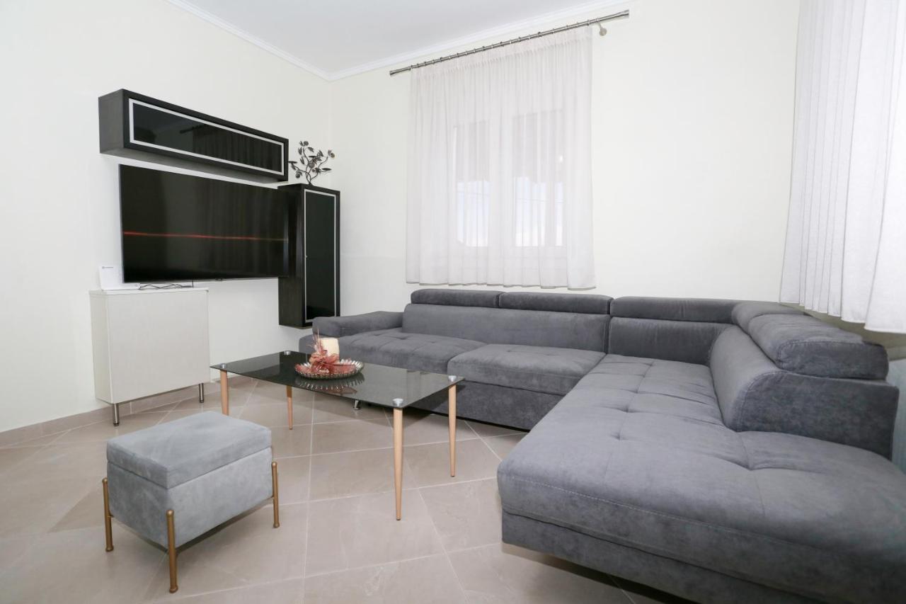 Vergia Villa Liana , Private Villa With Pool And Garden מראה חיצוני תמונה