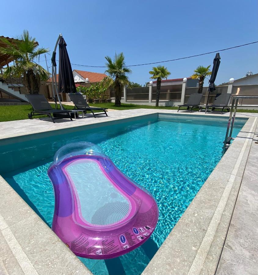 Vergia Villa Liana , Private Villa With Pool And Garden מראה חיצוני תמונה